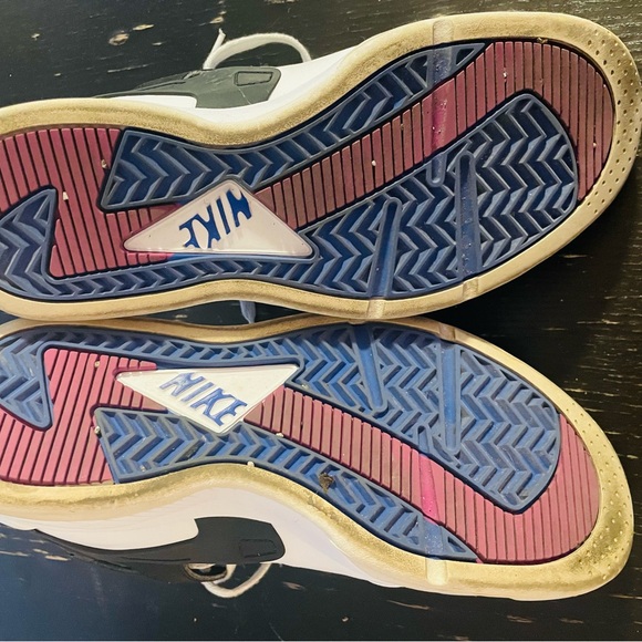 Nike Air Flight Huarache PRM QS - Picture 7 of 9